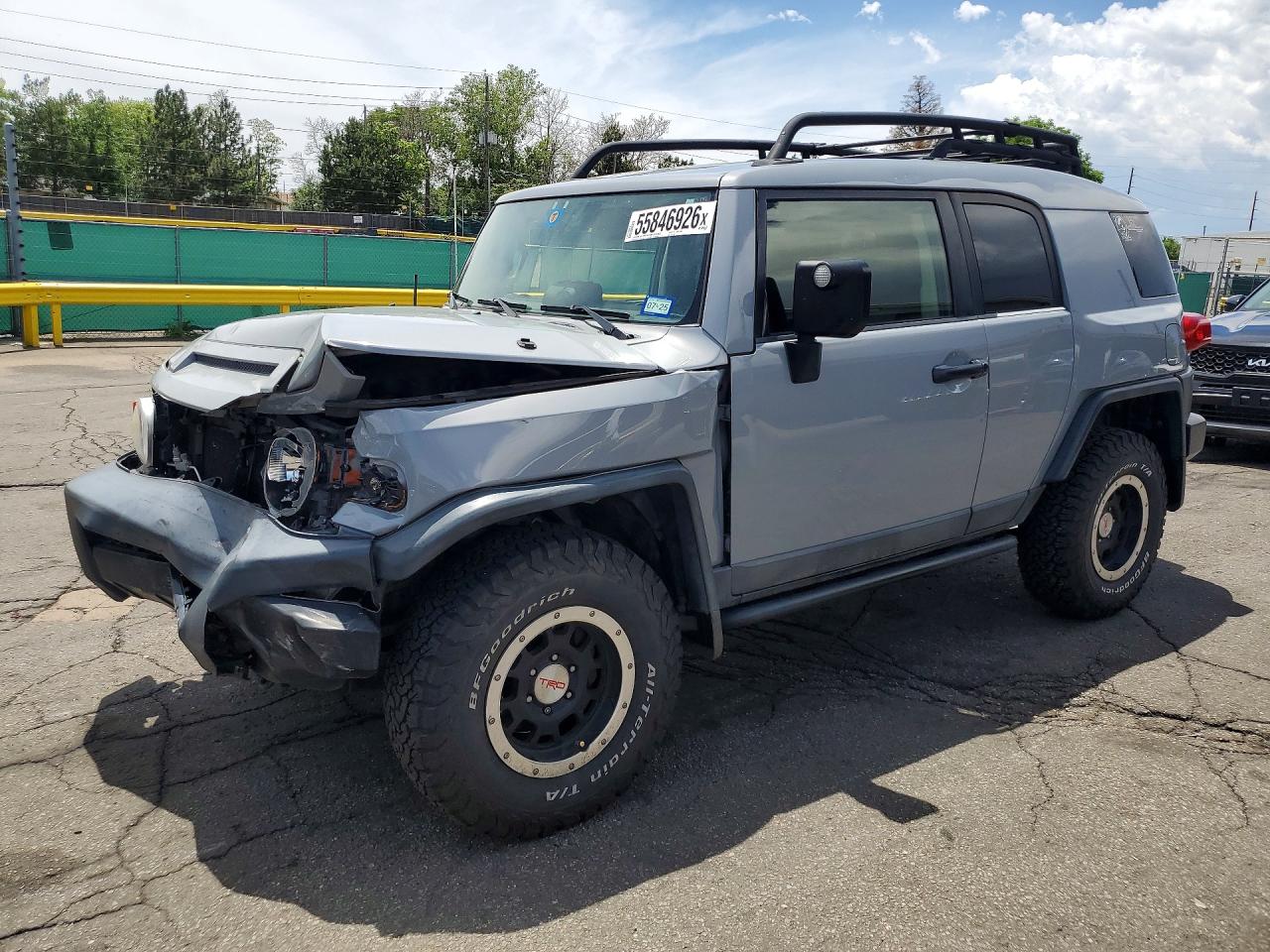 2013 Toyota FJ Cruiser, VIN JTEBU4BF4DK163438 — Front end