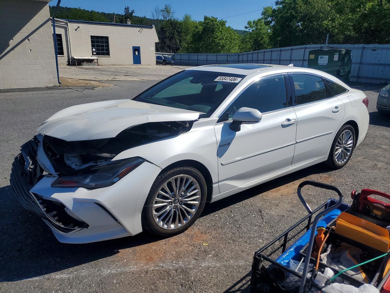 2020 Toyota Avalon Limited Hybrid, VIN 4T1D21FBXLU015429 — Front end