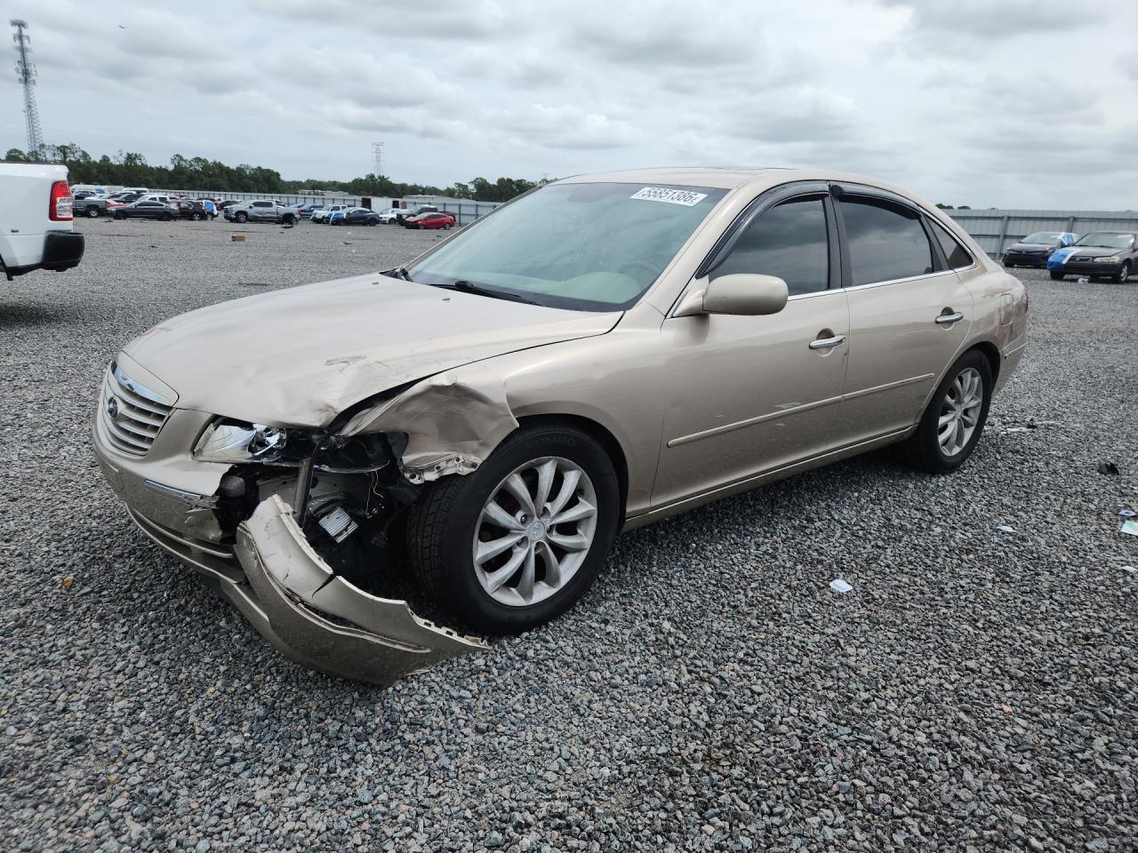 2006 Hyundai Azera SE, VIN KMHFC46F36A050524 — Перед