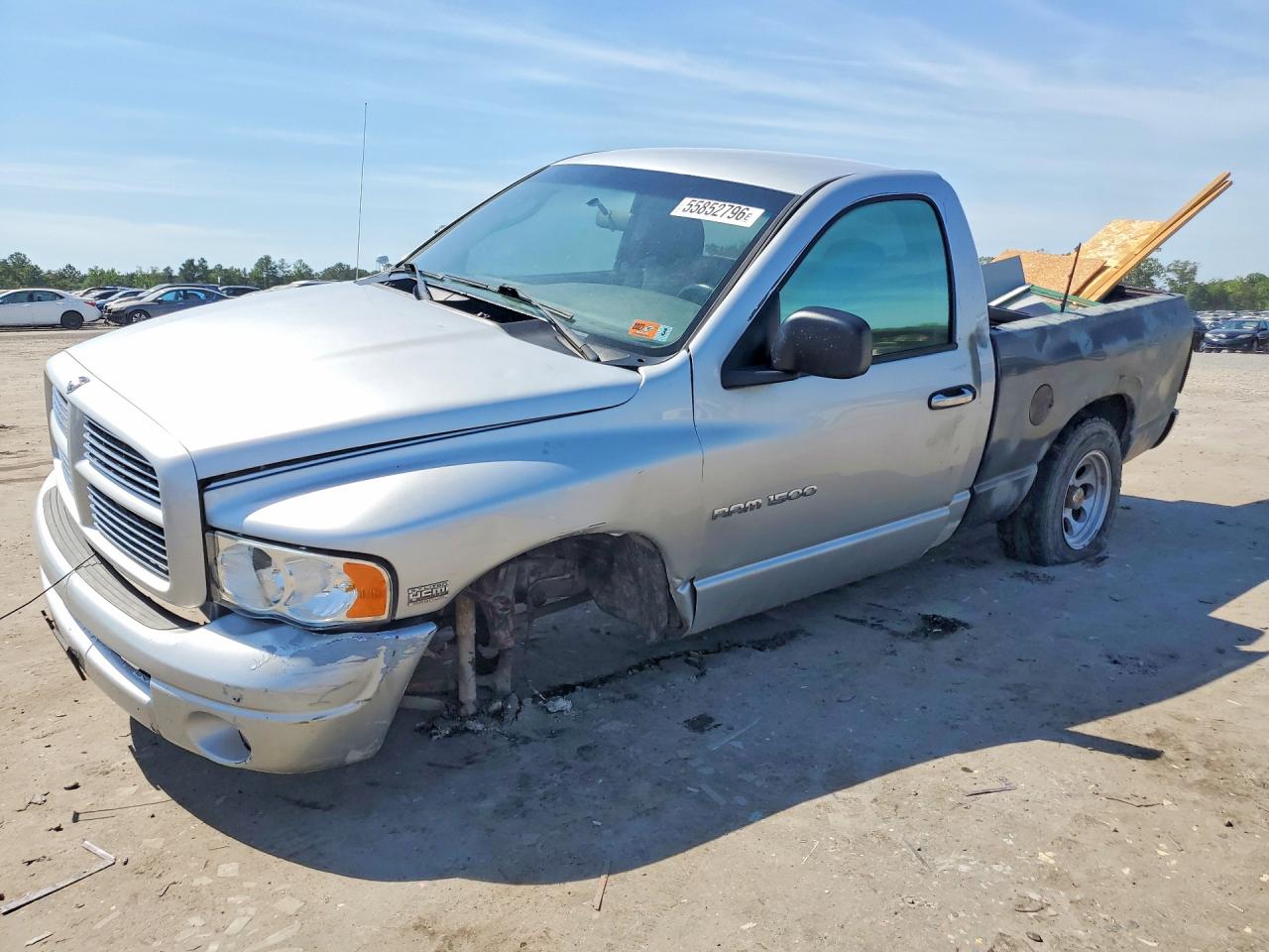 2003 Dodge 1500 ST, VIN 1D7HU16D53J639440 — Front end