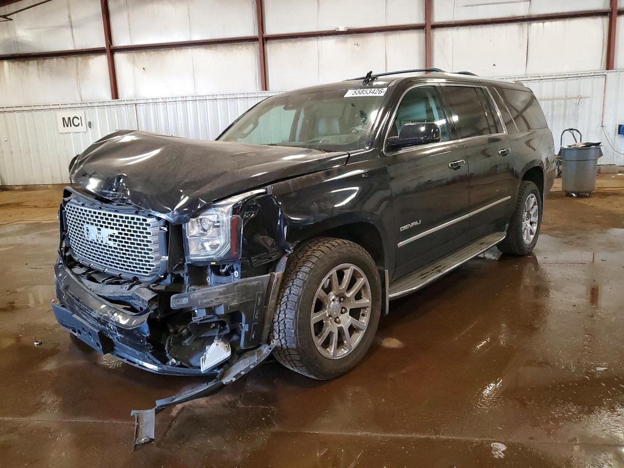 2017 GMC Yukon XL Denali, VIN 1GKS2HKJXHR163886 — Front end