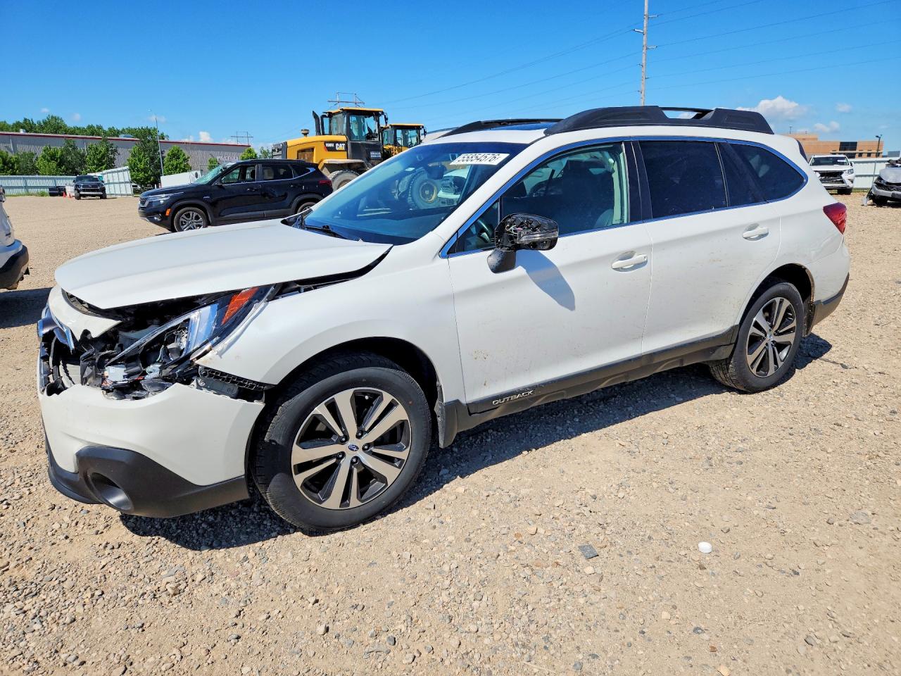2018 Subaru Outback Limited, VIN 4S4BSANC4J3204176 — Перед