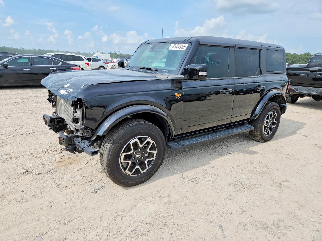 2024 Ford Bronco Outer Banks, VIN 1FMDE8BH2RLB39462 — Front end