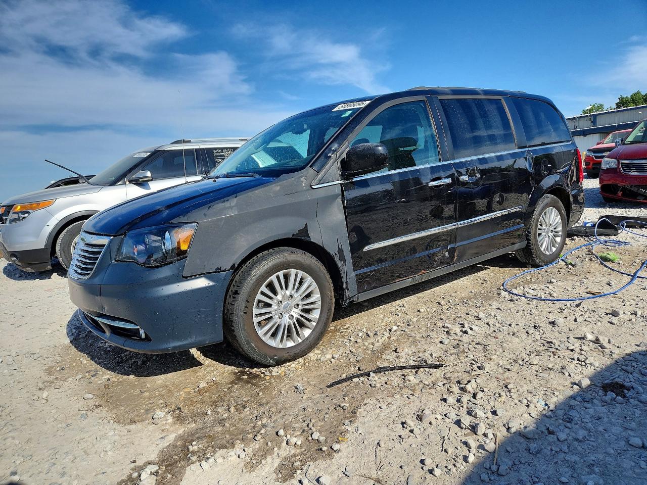 2016 Chrysler Town & Country Touring L, VIN 2C4RC1CG5GR285422 — Vandalism