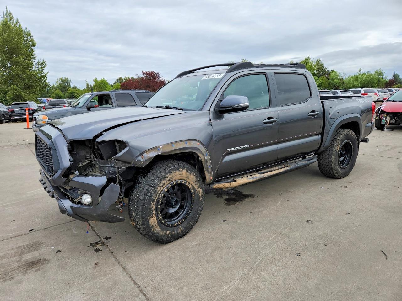 2017 Toyota Tacoma TRD Off Road, VIN 3TMCZ5AN3HM072720 — Front end