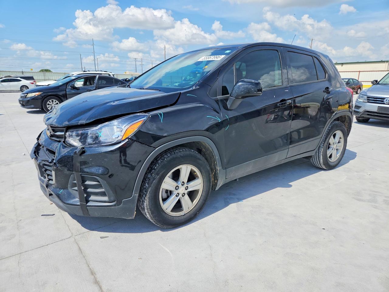 2020 Chevrolet Trax LS, VIN 3GNCJKSB2LL325817 — Front end