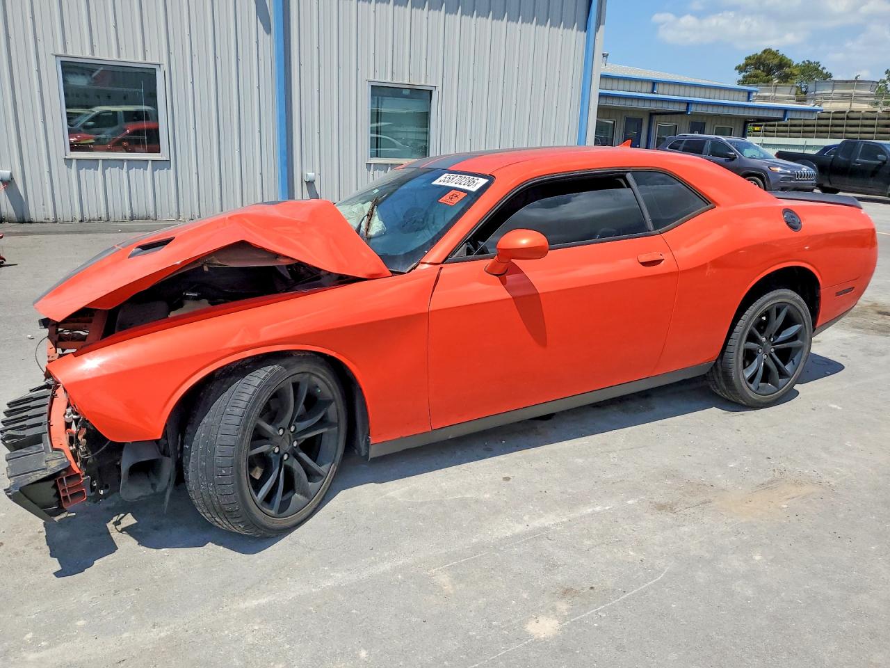 2016 Dodge Challenger SXT, VIN 2C3CDZAG5GH345343 — Front end