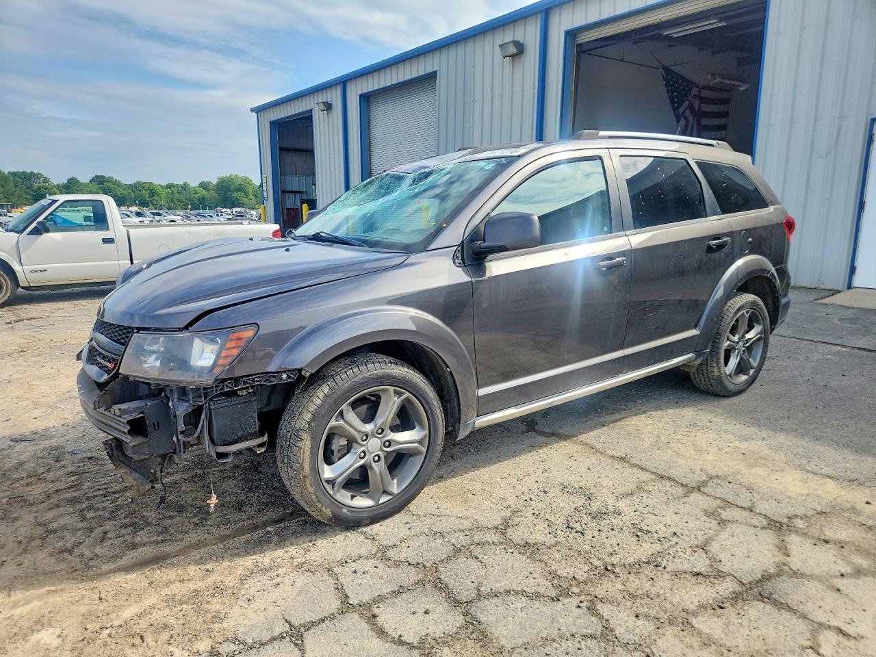 2017 Dodge Journey Crossroad Plus, VIN 3C4PDDGG5HT521078 — Front end