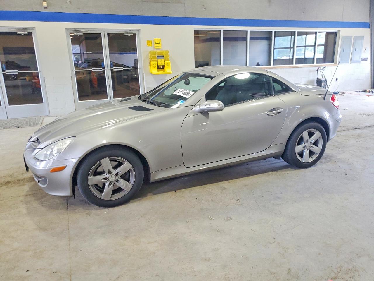 2006 Mercedes-Benz SLK 280, VIN WDBWK54F86F118687 — Front end
