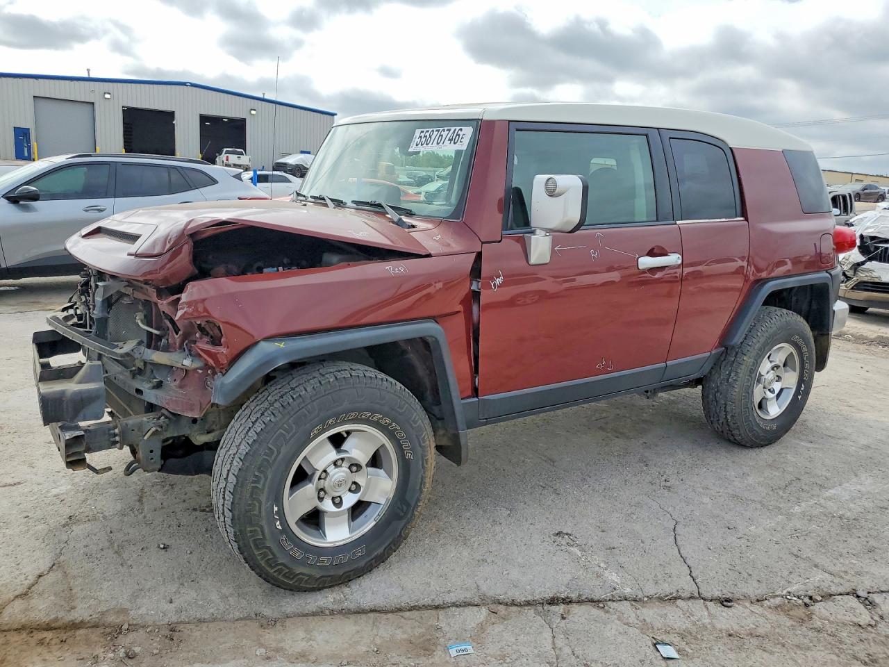 2009 Toyota FJ Cruiser, VIN JTEBU11F89K062765 — Front end