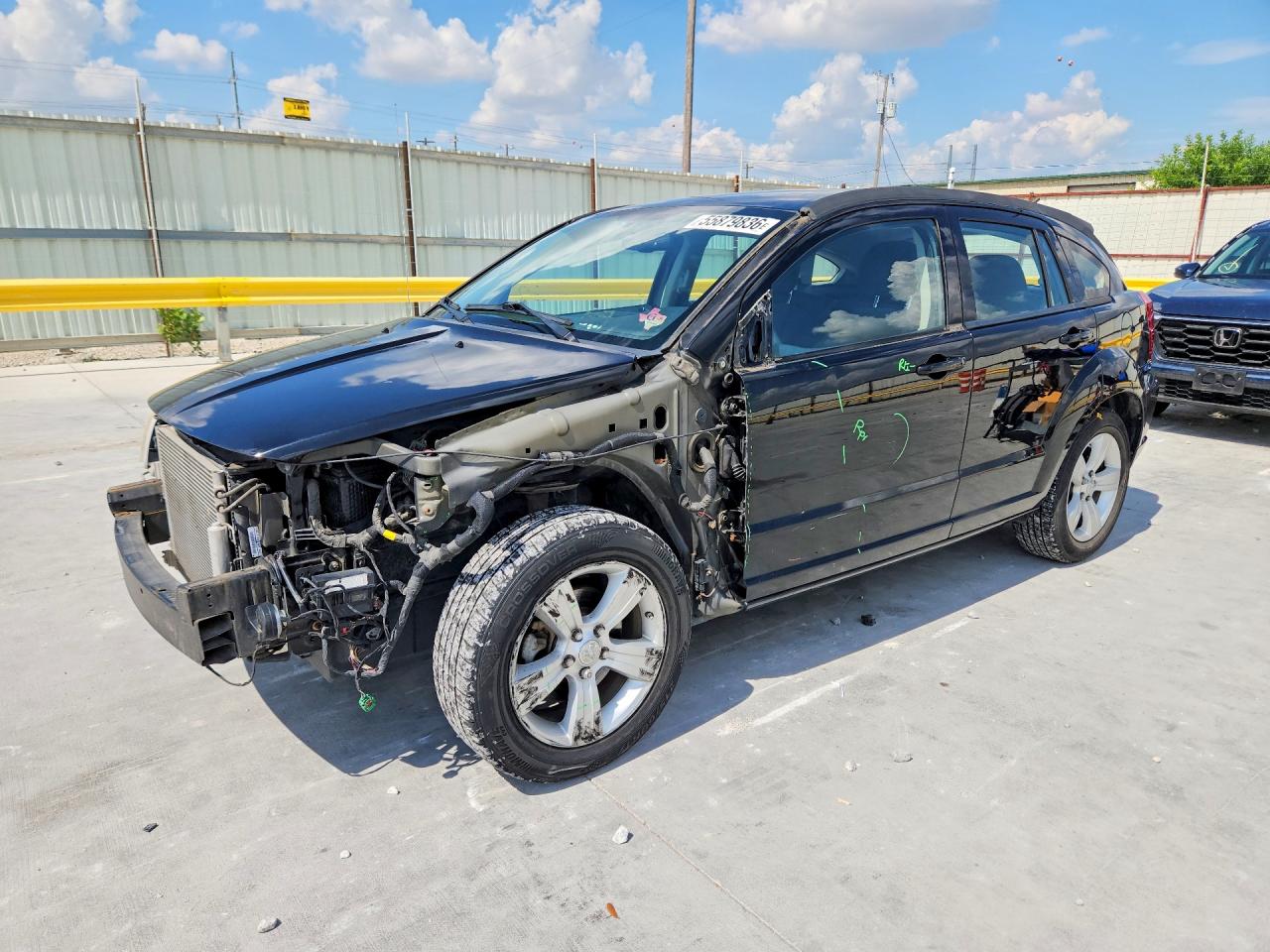 2012 Dodge Caliber SXT, VIN 1C3CDWDAXCD534826 — Перед