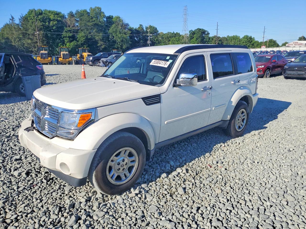 2010 Dodge Nitro SE, VIN 1D4PT2GK2AW100241 — Перед