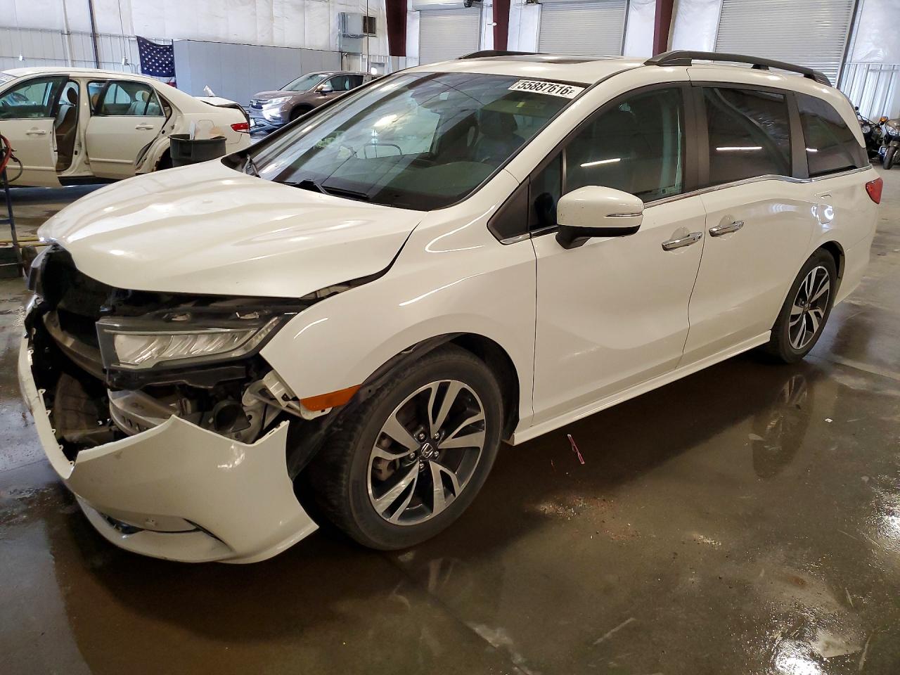 2021 Honda Odyssey Touring, VIN 5FNRL6H84MB038091 — Front end