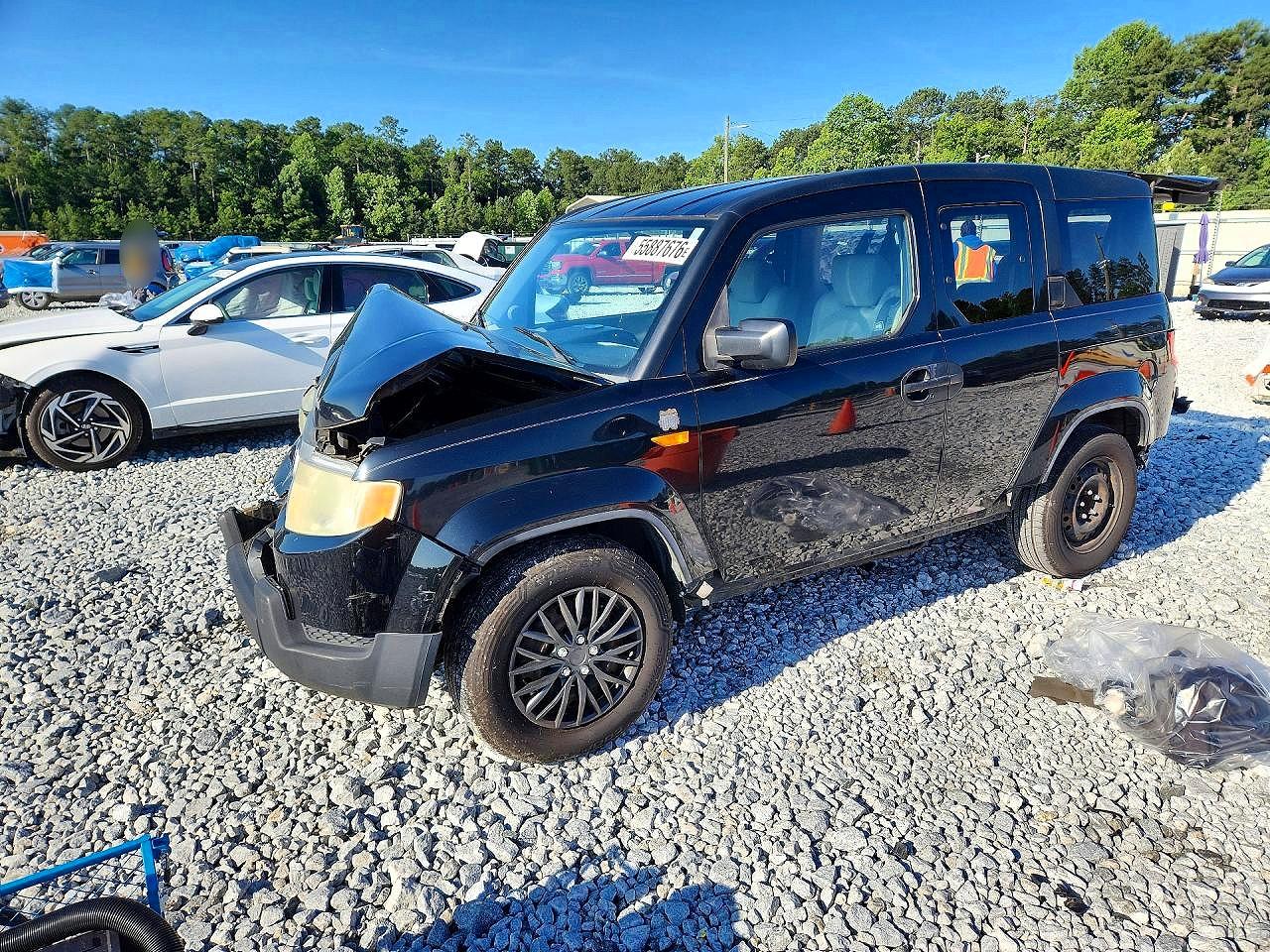 2011 Honda Element LX, VIN 5J6YH1H30BL001645 — Front end