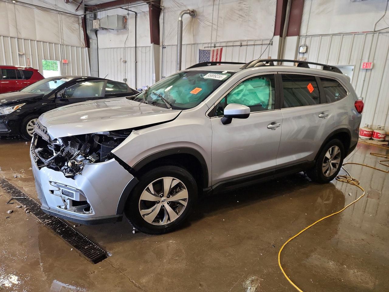 2022 Subaru Ascent Premium, VIN 4S4WMAED8N3433860 — Front end