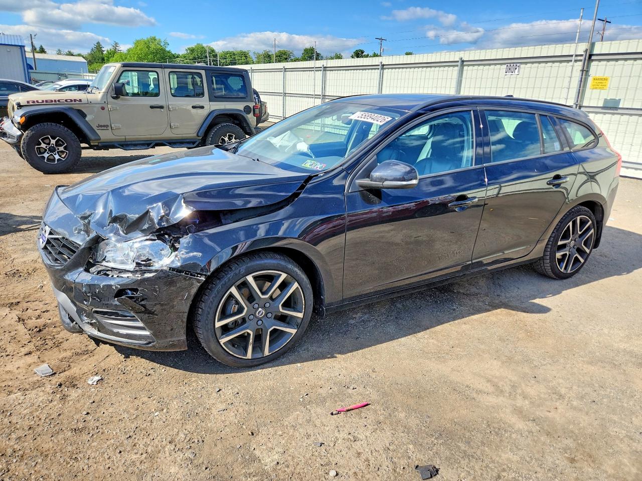2018 Volvo V60 Dynamic, VIN YV140MSLXJ2383610 — Front end