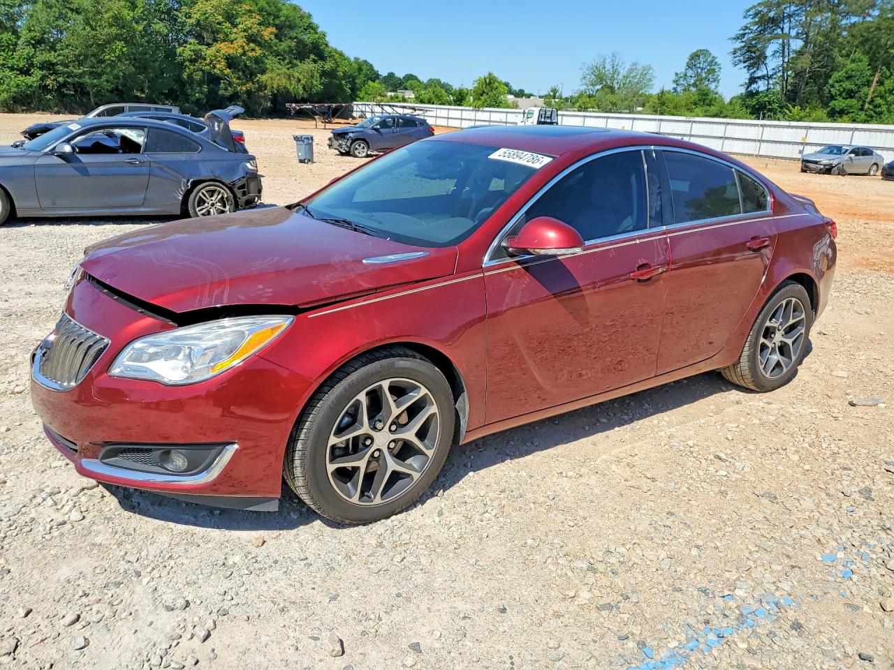 2017 Buick Regal Sport Touring, VIN 2G4GL5EXXH9136142 — Перед