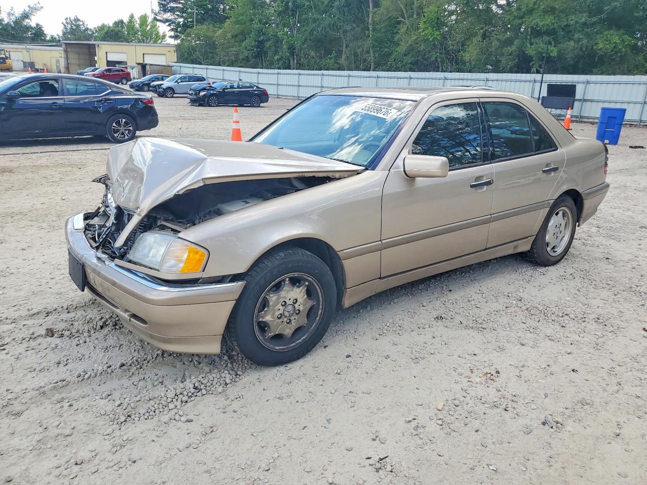 2000 Mercedes-Benz C 230 Kompressor, VIN WDBHA24G1YA849691 — Front end