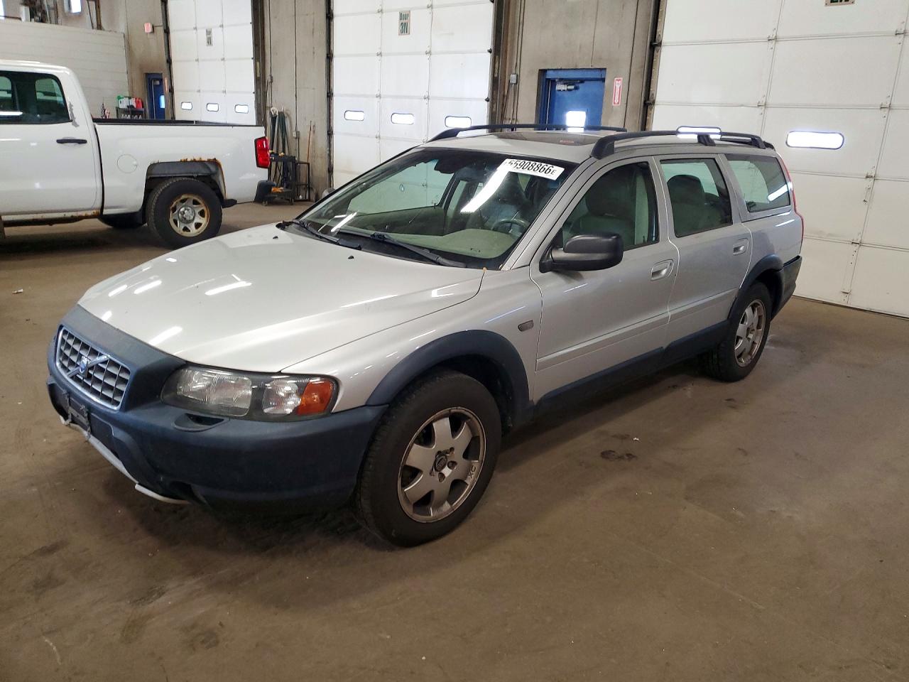 2003 Volvo V70 XC70, VIN YV1SZ59H631102271 — Зад