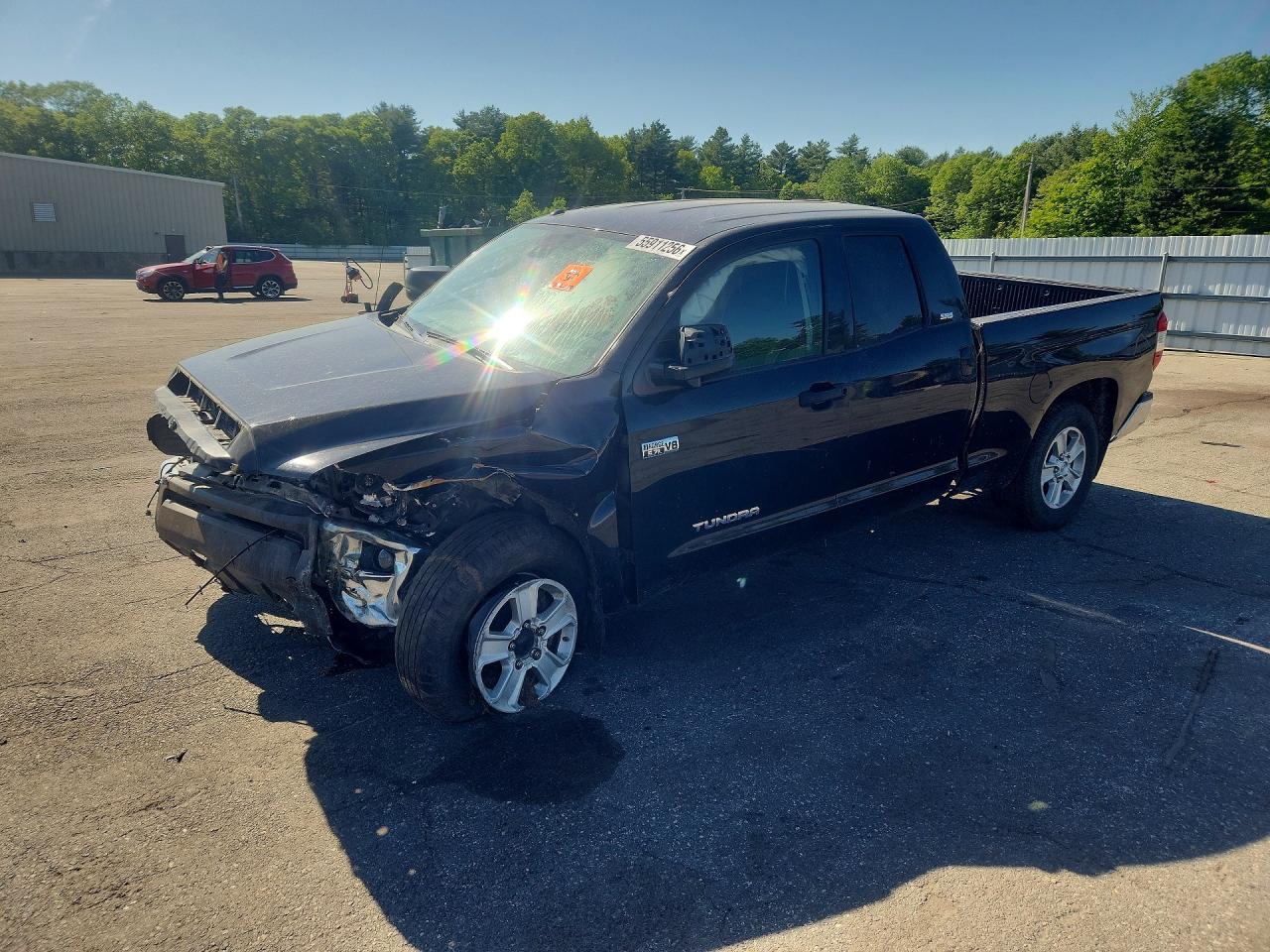 2019 Toyota Tundra SR5, VIN 5TFUY5F14KX864356 — Перед