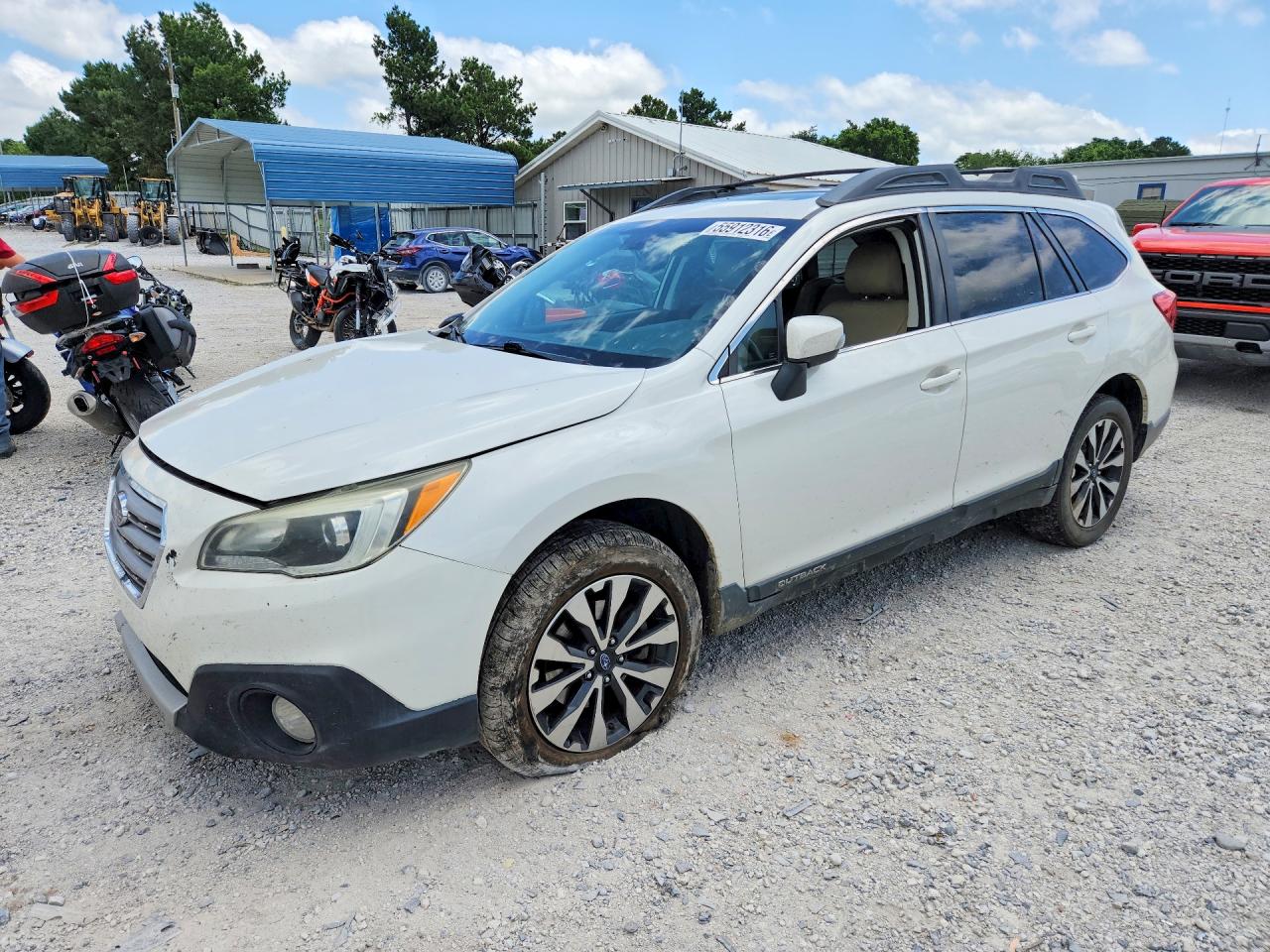 2016 Subaru Outback Limited, VIN 4S4BSBNC9G3259656 — Front end