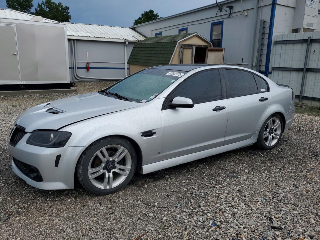 2009 Pontiac G8, VIN 6G2ER57759L189534 — Front end