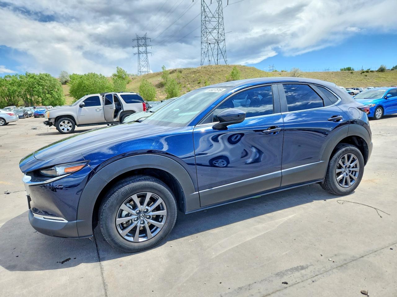 2021 Mazda CX-30 S, VIN 3MVDMAAL2MM269445 — Side