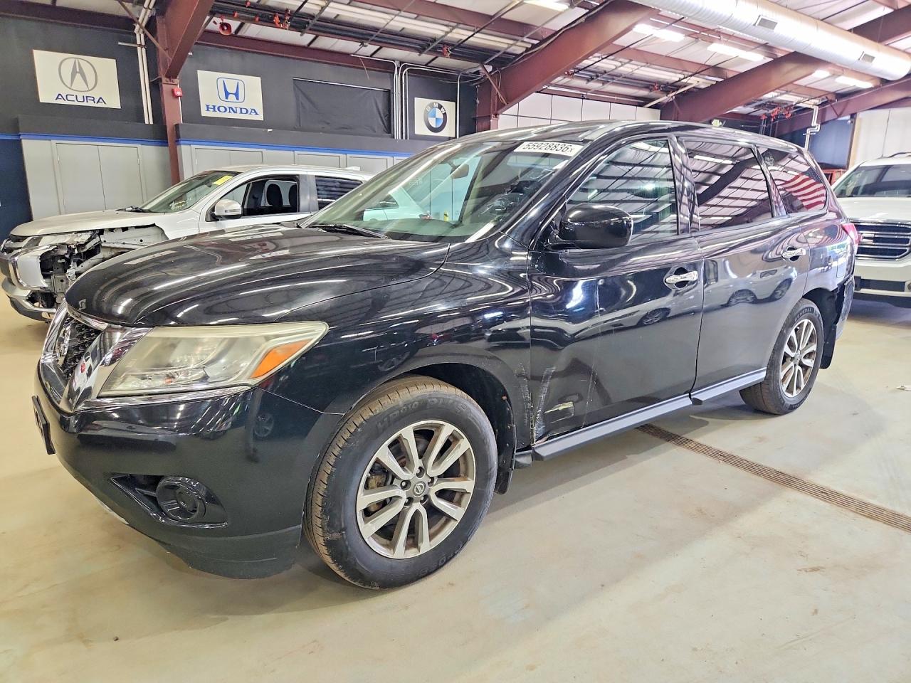 2014 Nissan Pathfinder SL, VIN 5N1AR2MM4EC635985 — Minor dents and scratches