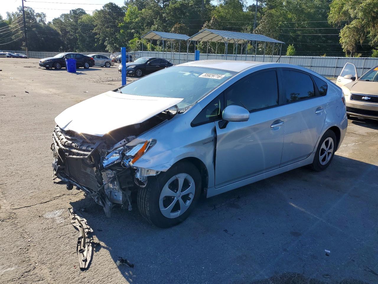 2014 Toyota Prius Four, VIN JTDKN3DU8E0386800 — Front end