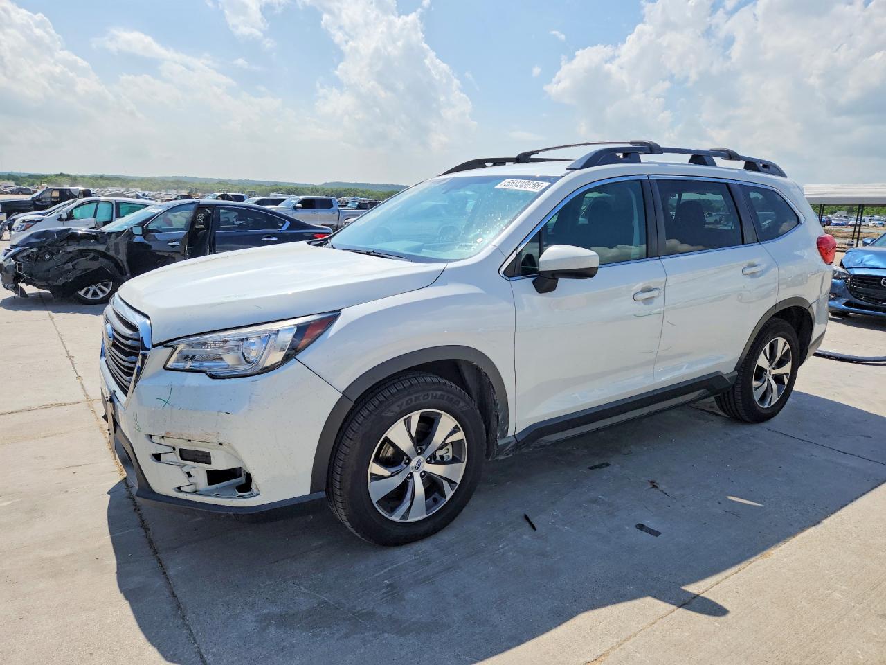 2021 Subaru Ascent Premium, VIN 4S4WMACD8M3466925 — Front end