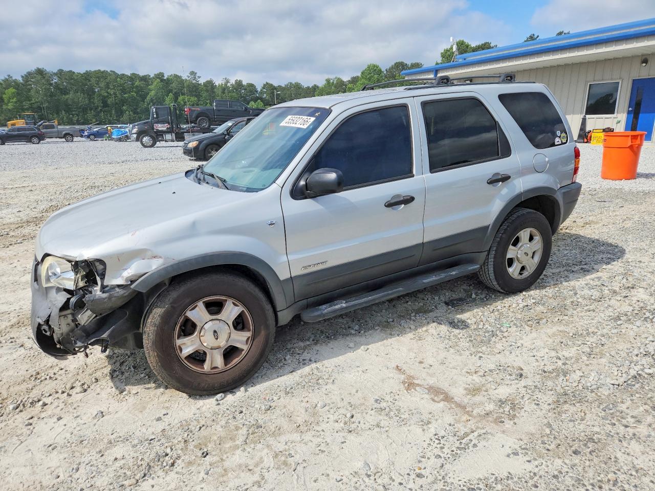 2002 Ford Escape XLT Choice, VIN 1FMYU03122KB67099 — Перед