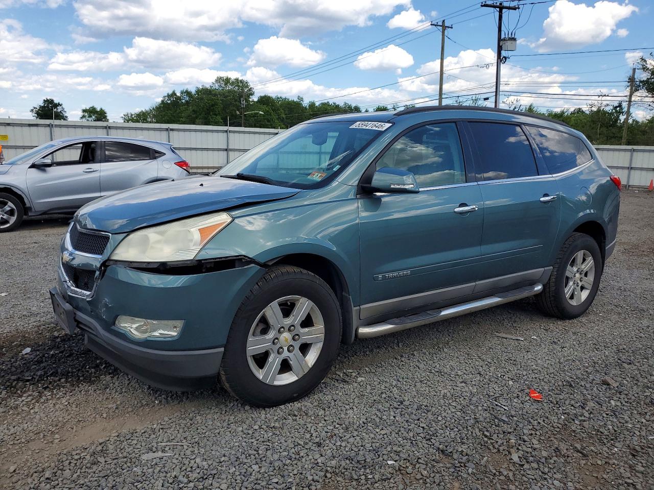 2009 Chevrolet Traverse 1LT, VIN 1GNER23D09S165657 — Front end