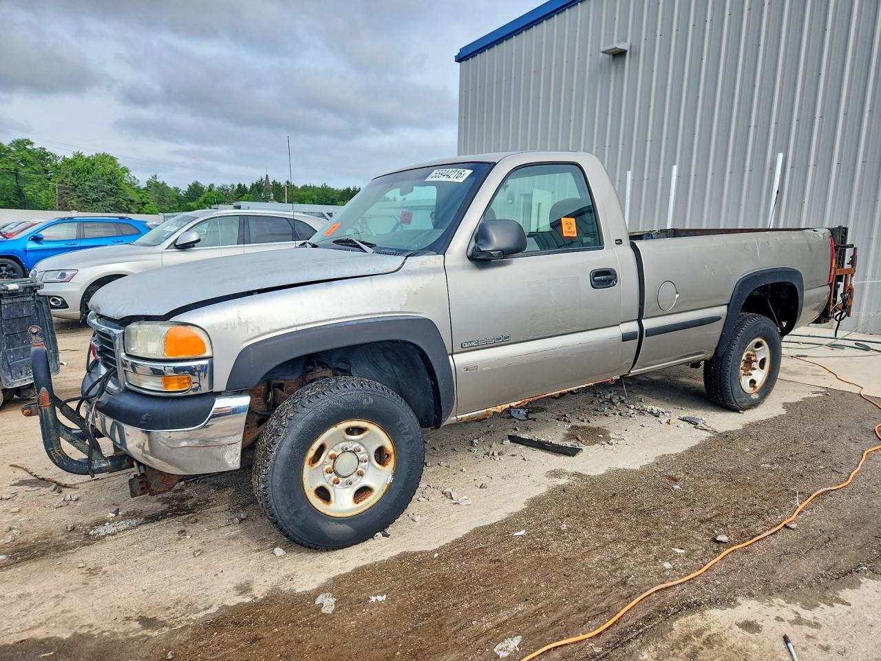 1999 GMC Sierra 2500 SLE, VIN 1GTGK24UXXE526750 — Minor dents and scratches