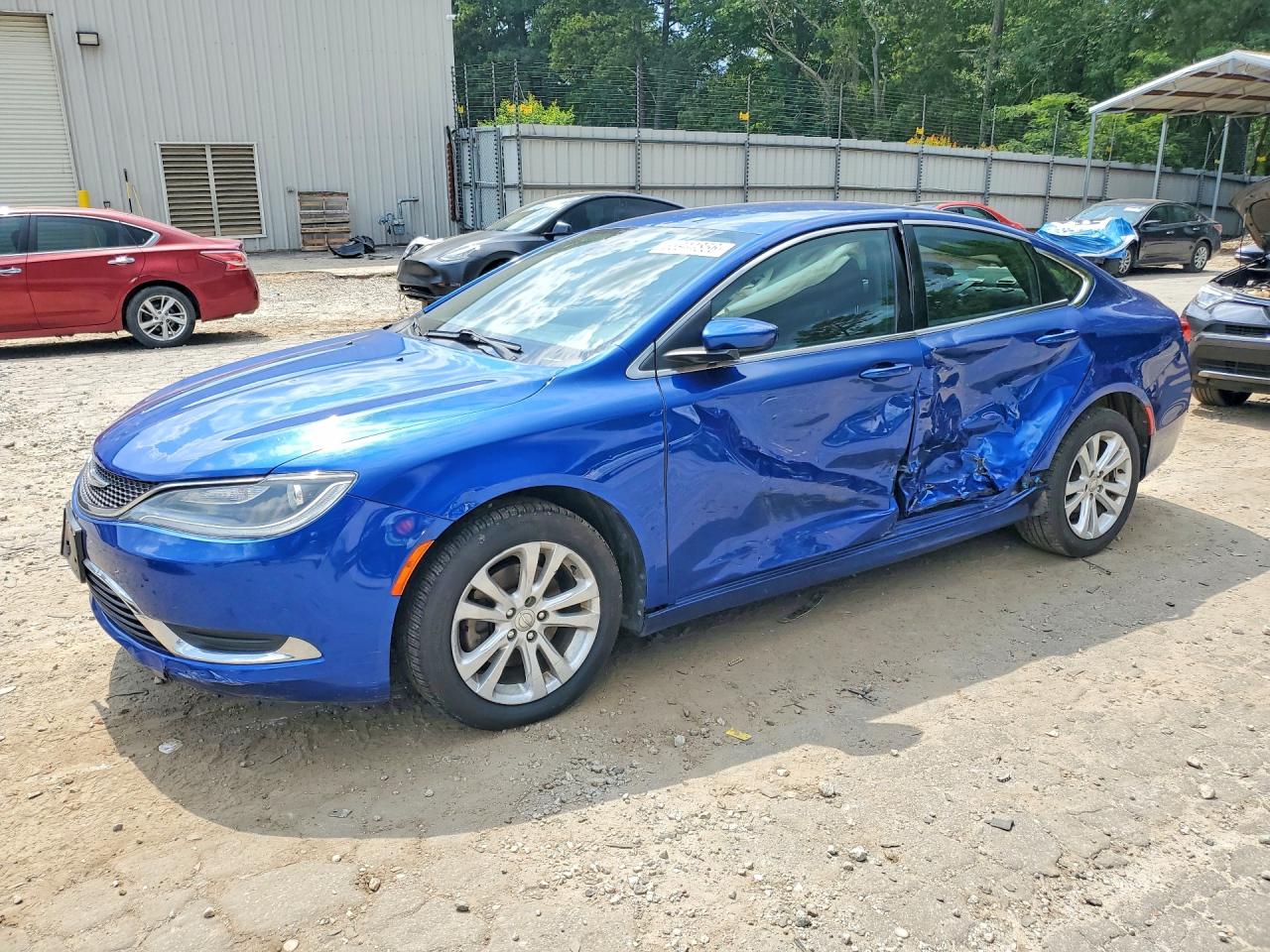 2015 Chrysler 200 Limited, VIN 1C3CCCAB6FN536764 — Side