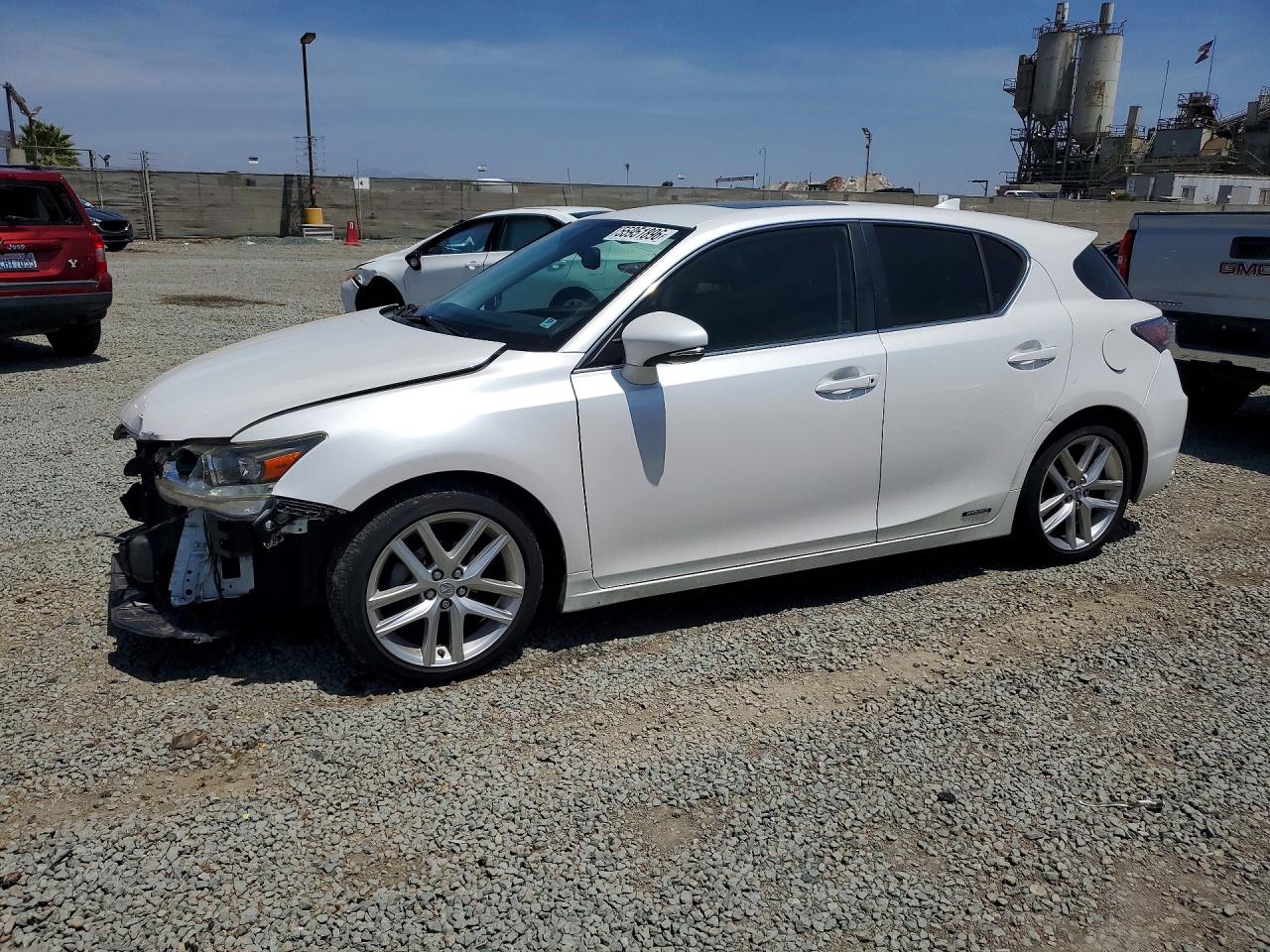 2016 Lexus CT 200h, VIN JTHKD5BH8G2263881 — Front end