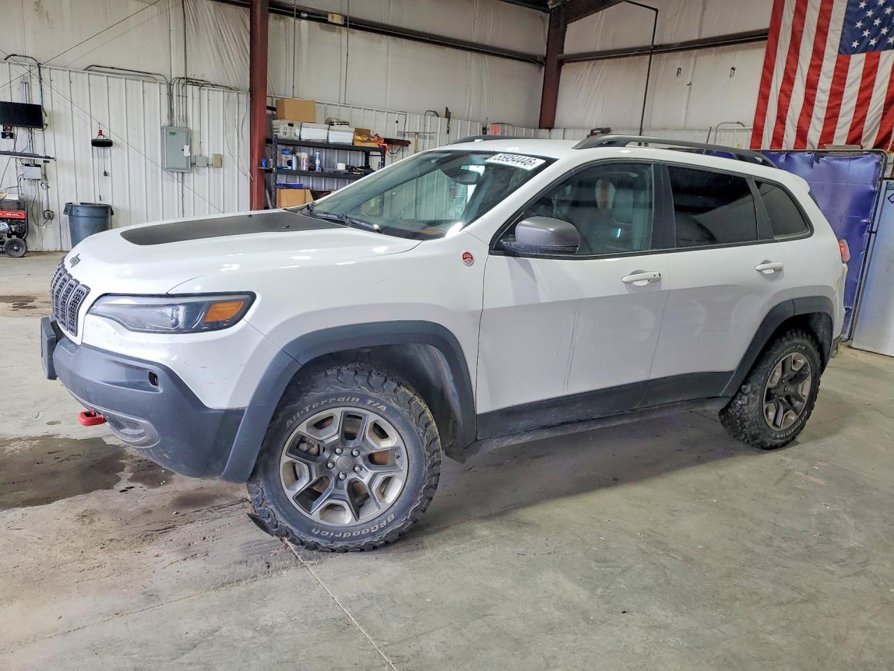 2019 Jeep Cherokee Trailhawk, VIN 1C4PJMBN3KD400819 — Partial repair