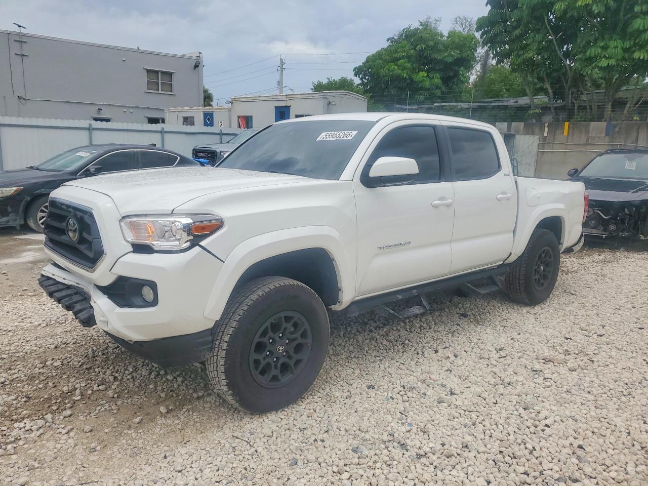 2021 Toyota Tacoma SR5, VIN 3TMAZ5CN2MM156767 — Front end