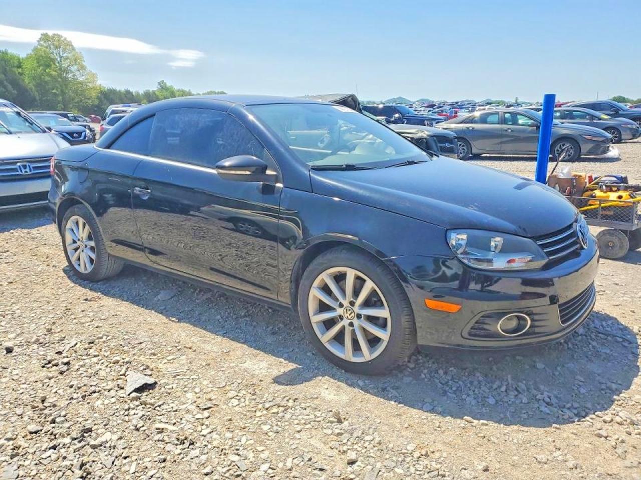 2012 Volkswagen Eos Komfort, VIN WVWBW7AH8CV005362 — Minor dents and scratches