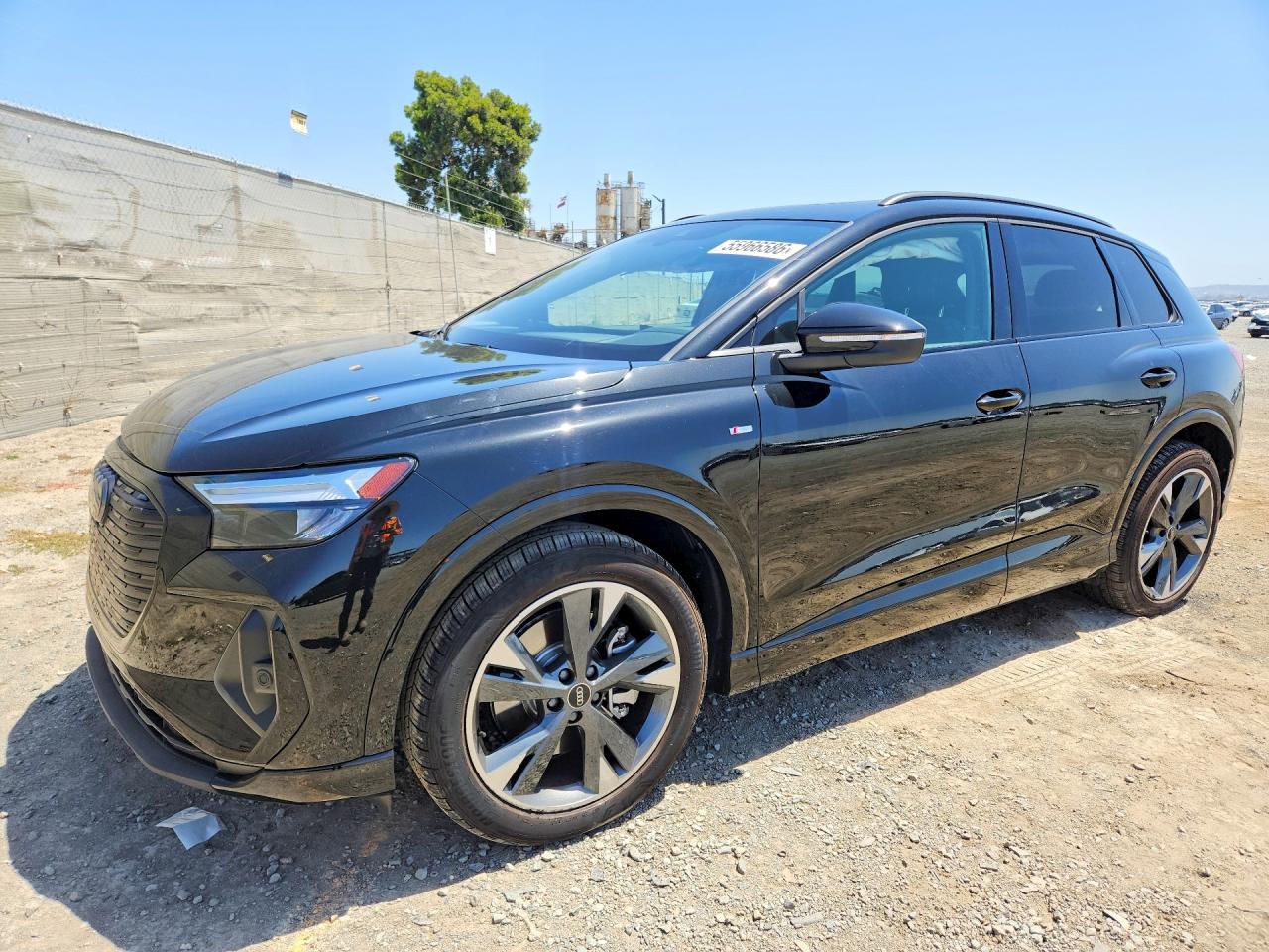 2025 Audi Q4 e-tron Premium, VIN WA1KUBFZ2SP042382 — Front end
