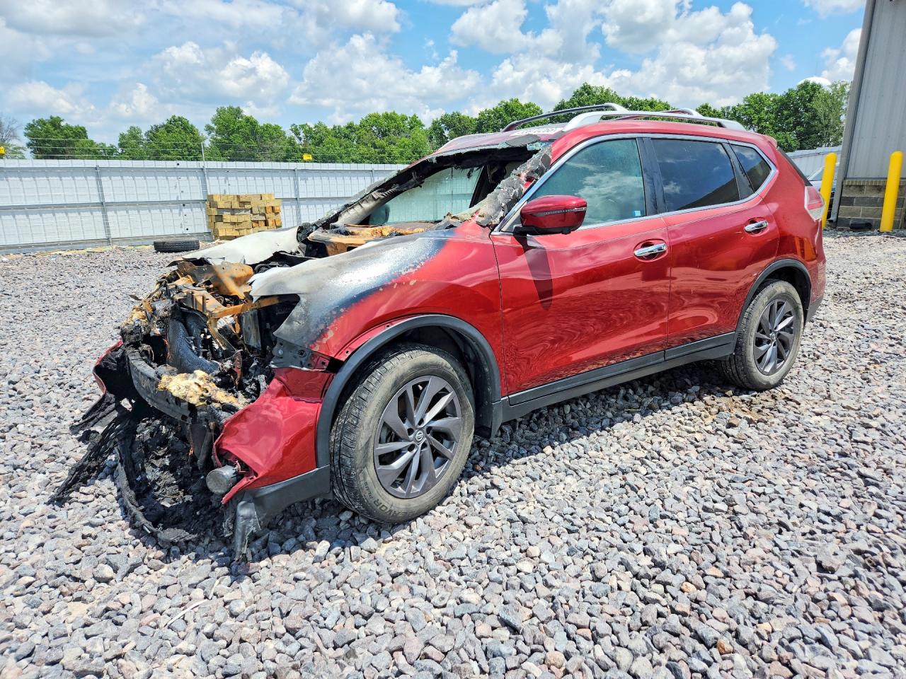 2016 Nissan Rogue SL, VIN 5N1AT2MV7GC892281 — Engine fire
