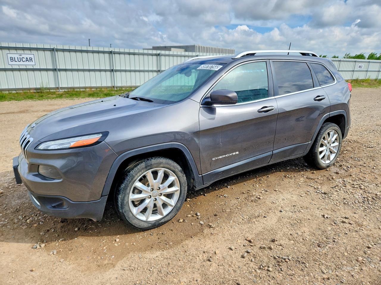 2016 Jeep Cherokee Limited, VIN 1C4PJLDB2GW249447 — Minor dents and scratches