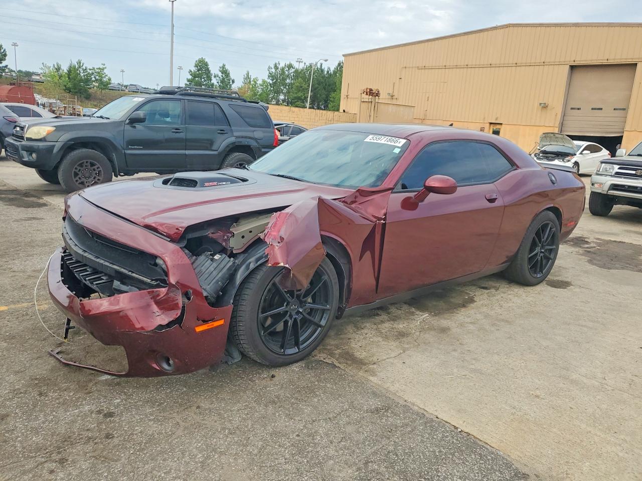 2017 Dodge Challenger 392 Hemi Scat Pack Shaker, VIN 2C3CDZFJ5HH633613 — Front end
