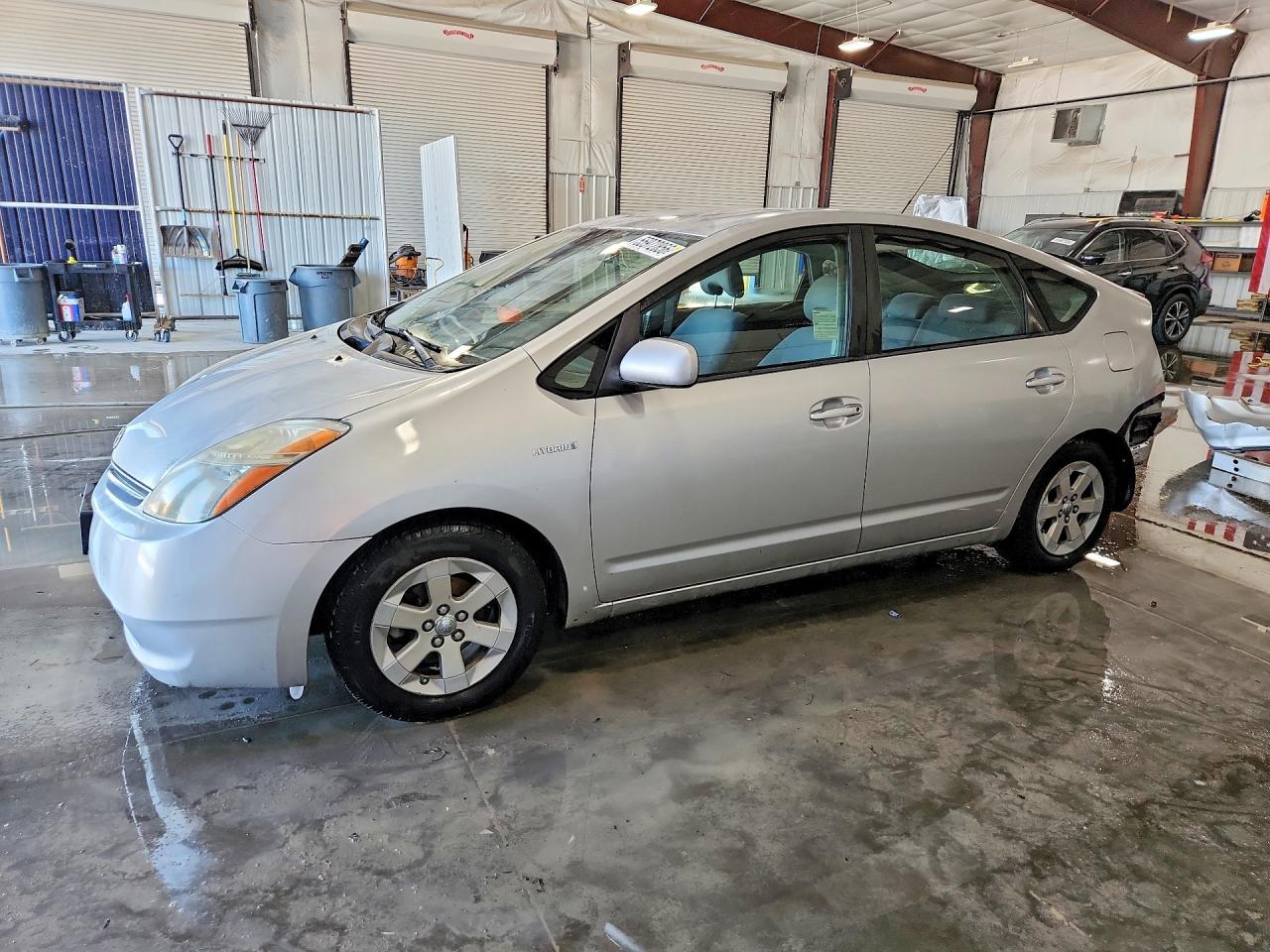 2007 Toyota Prius, VIN JTDKB20U973237628 — Rear end