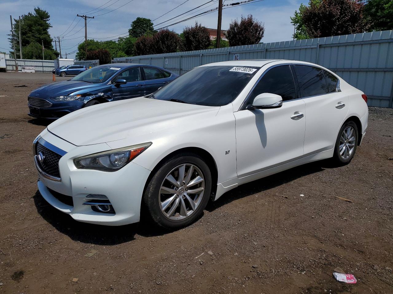 2015 Infiniti Q50 Premium, VIN JN1BV7AR9FM412499 — Front end