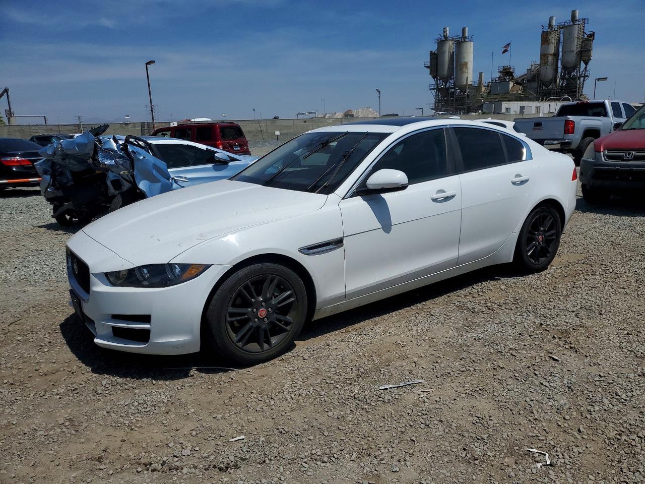 2018 Jaguar XE 20d Premium, VIN SAJAD4FN5JCP31320 — Rear end