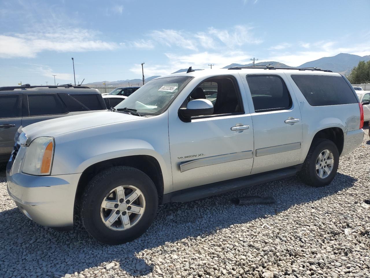 2010 GMC Yukon XL SLT, VIN 1GKUKKE36AR162792 — Мелкие вмятины и царапины