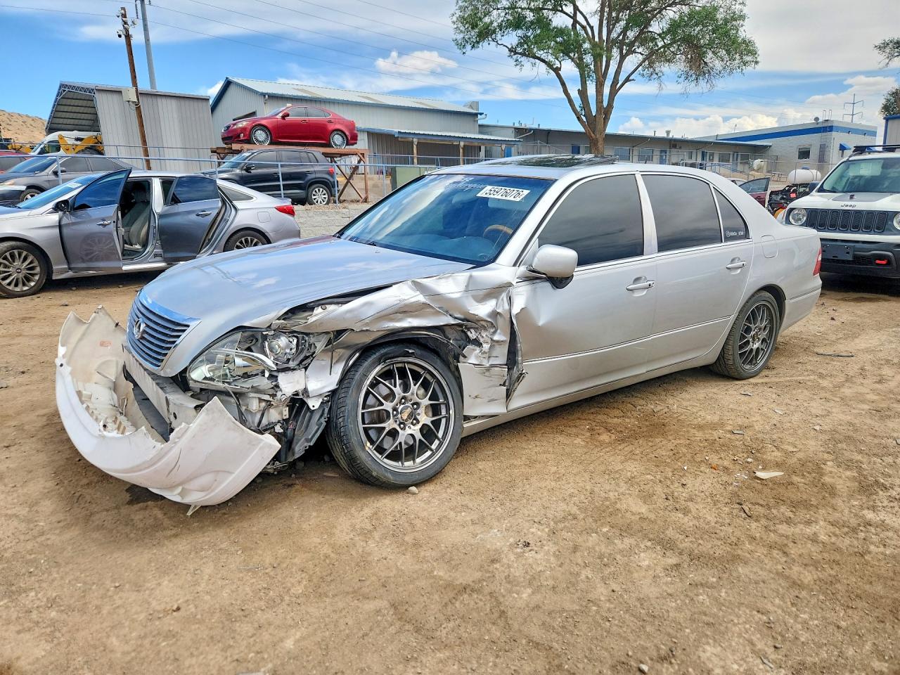 2005 Lexus LS 430, VIN JTHBN36FX50180195 — Front end