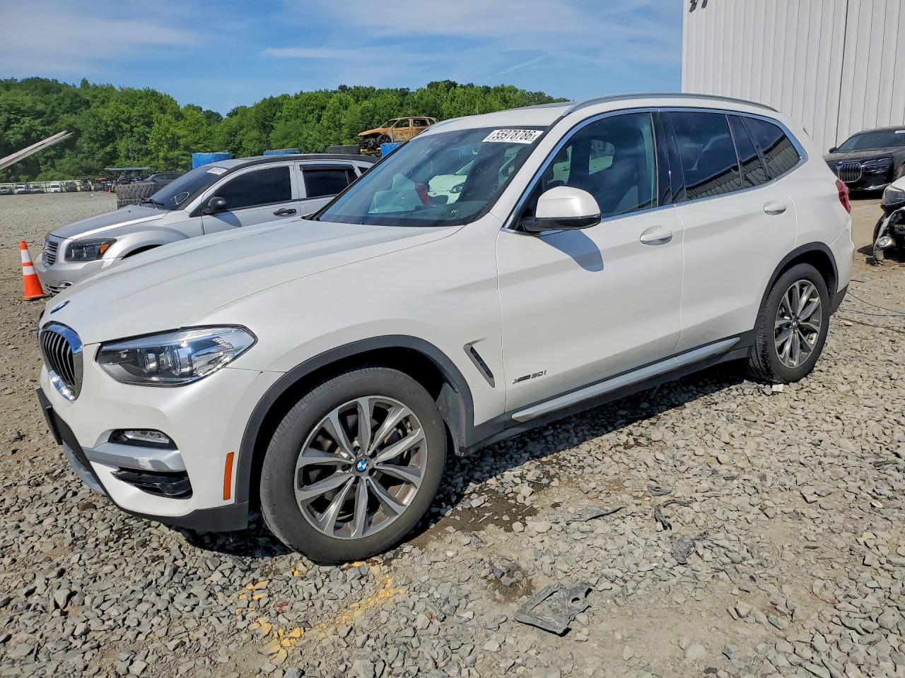 2018 BMW X3 xDrive30i, VIN 5UXTR9C54JLD66303 — Зад
