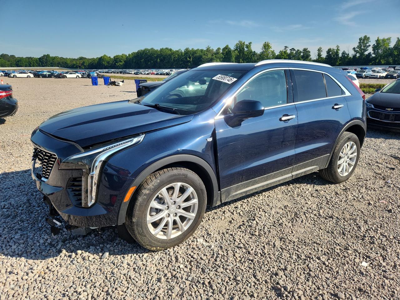 2022 Cadillac XT4 FWD Luxury, VIN 1GYAZAR47NF120835 — Front end