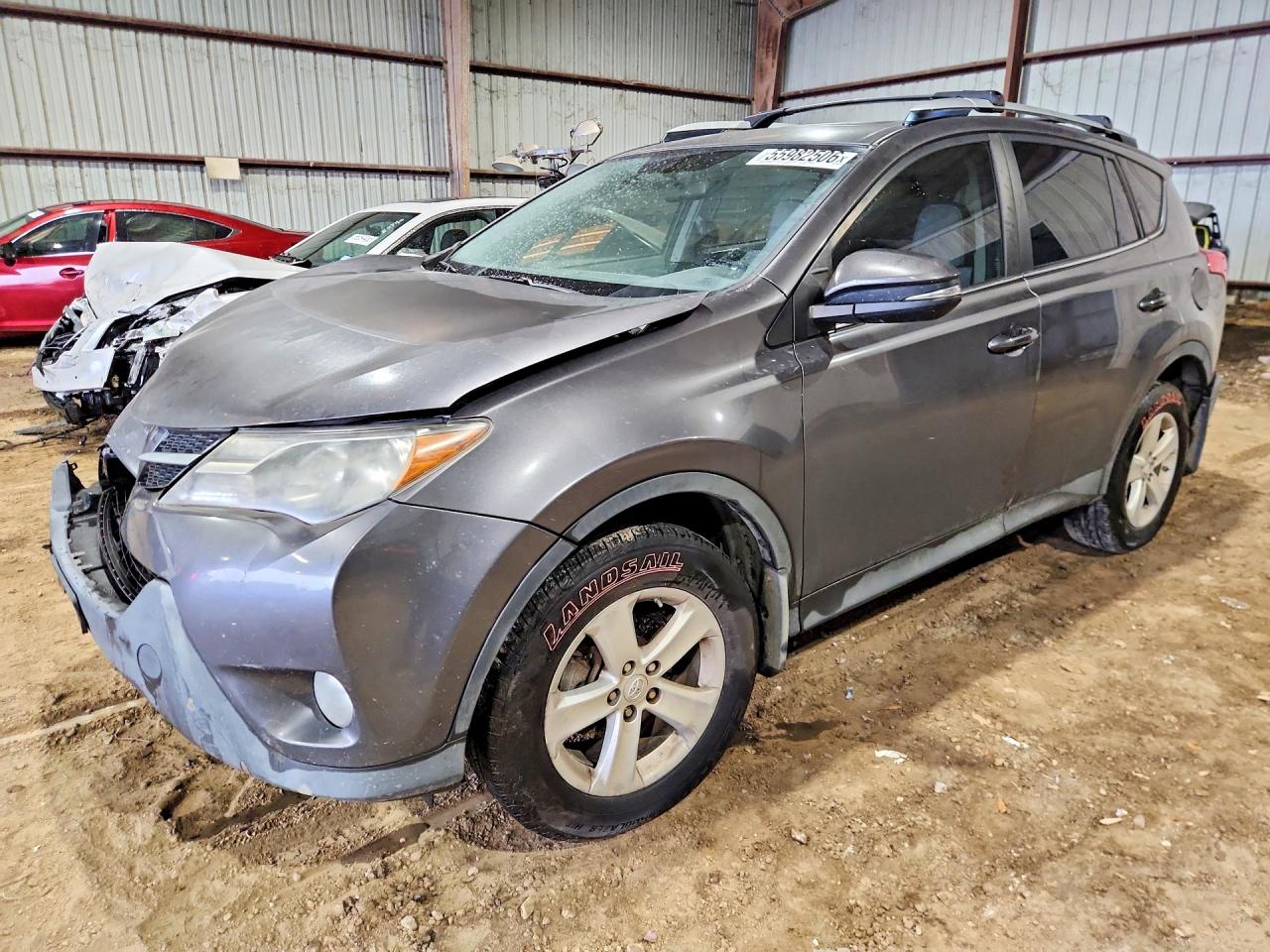 2013 Toyota RAV4 XLE, VIN JTMWFREV4D5016499 — Front end